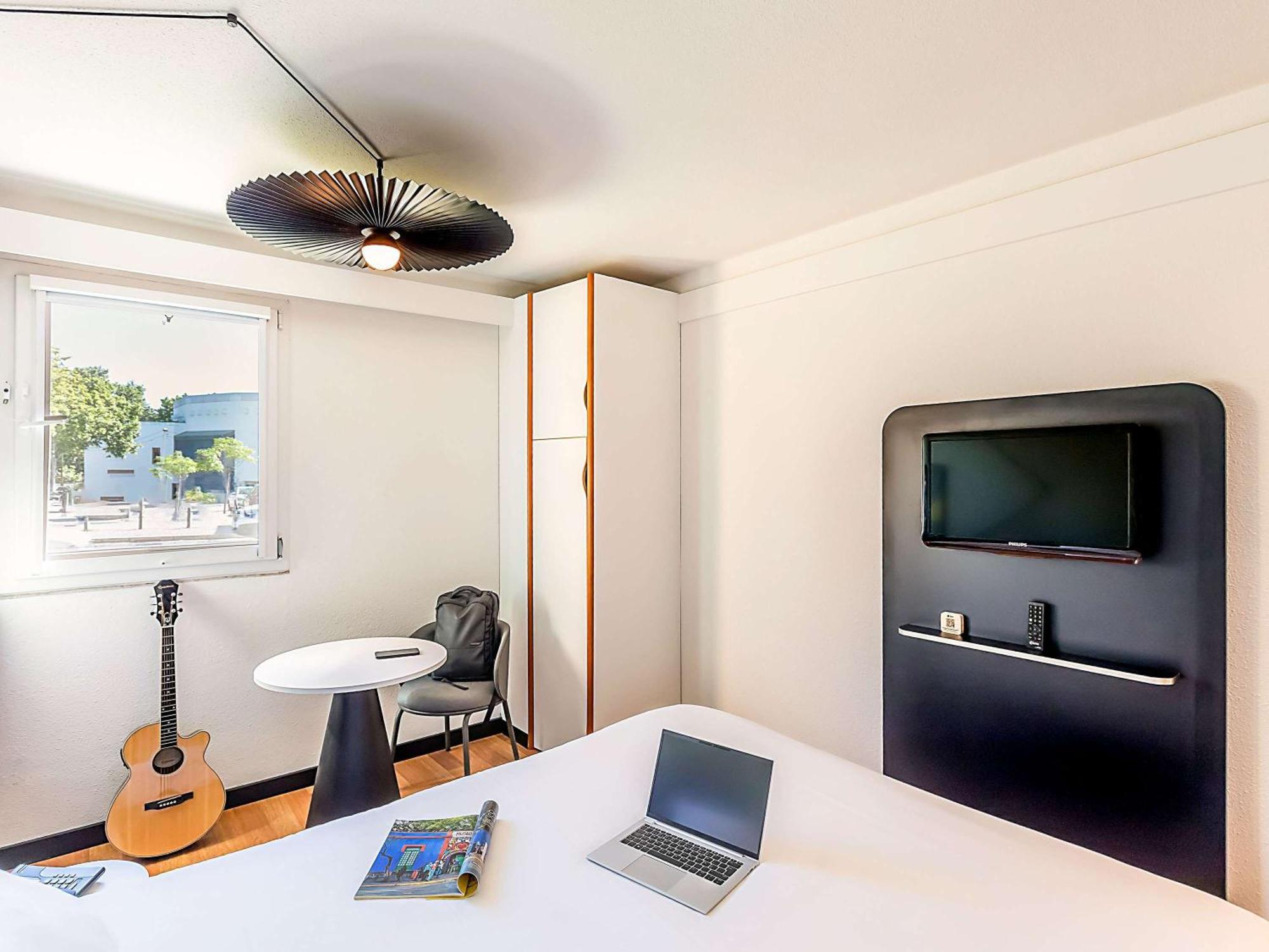 Hotel Ibis אבורה מראה חיצוני תמונה