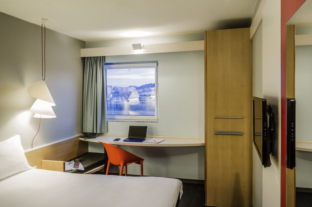 Hotel Ibis אבורה מראה חיצוני תמונה