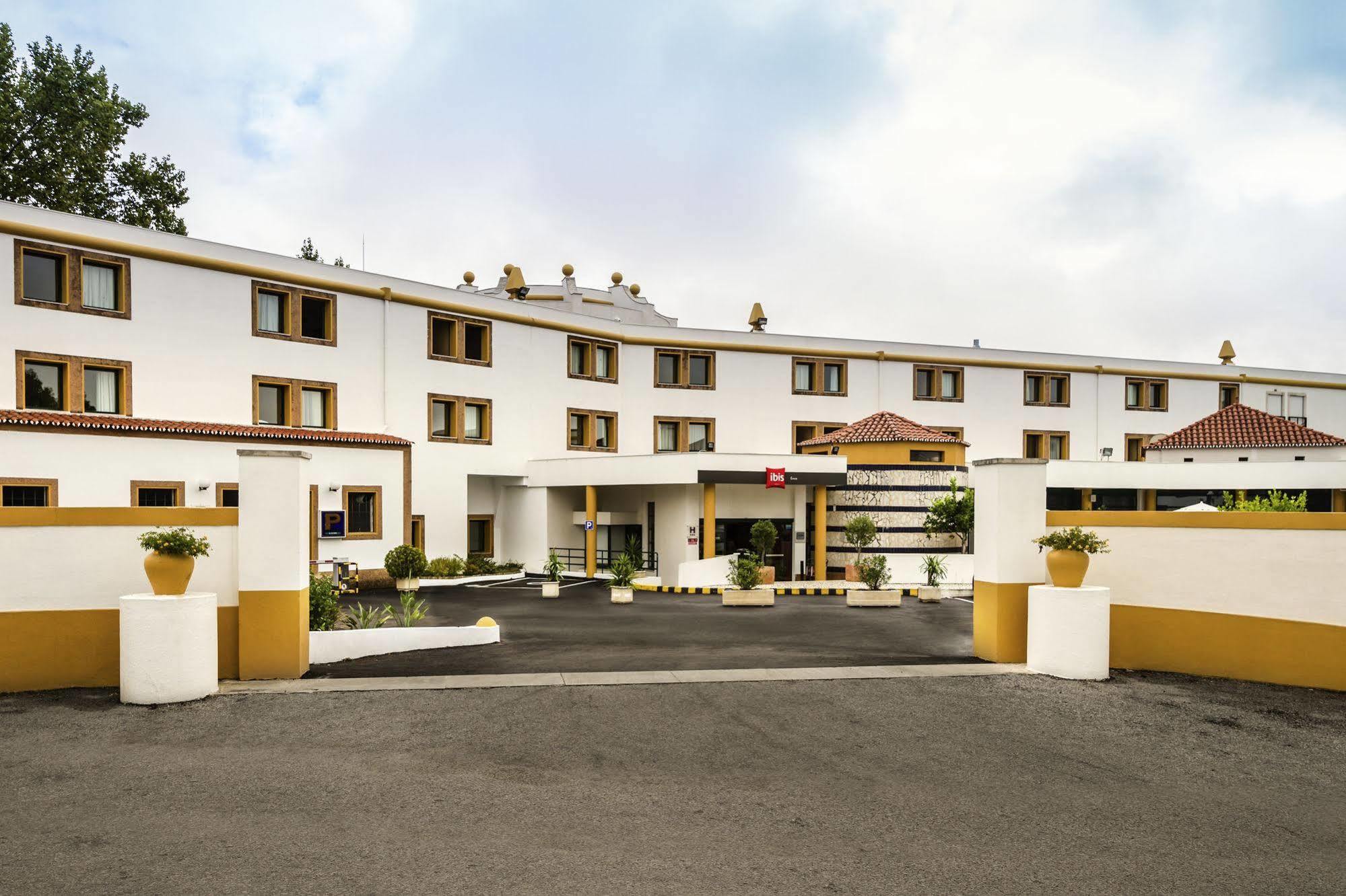 Hotel Ibis אבורה מראה חיצוני תמונה