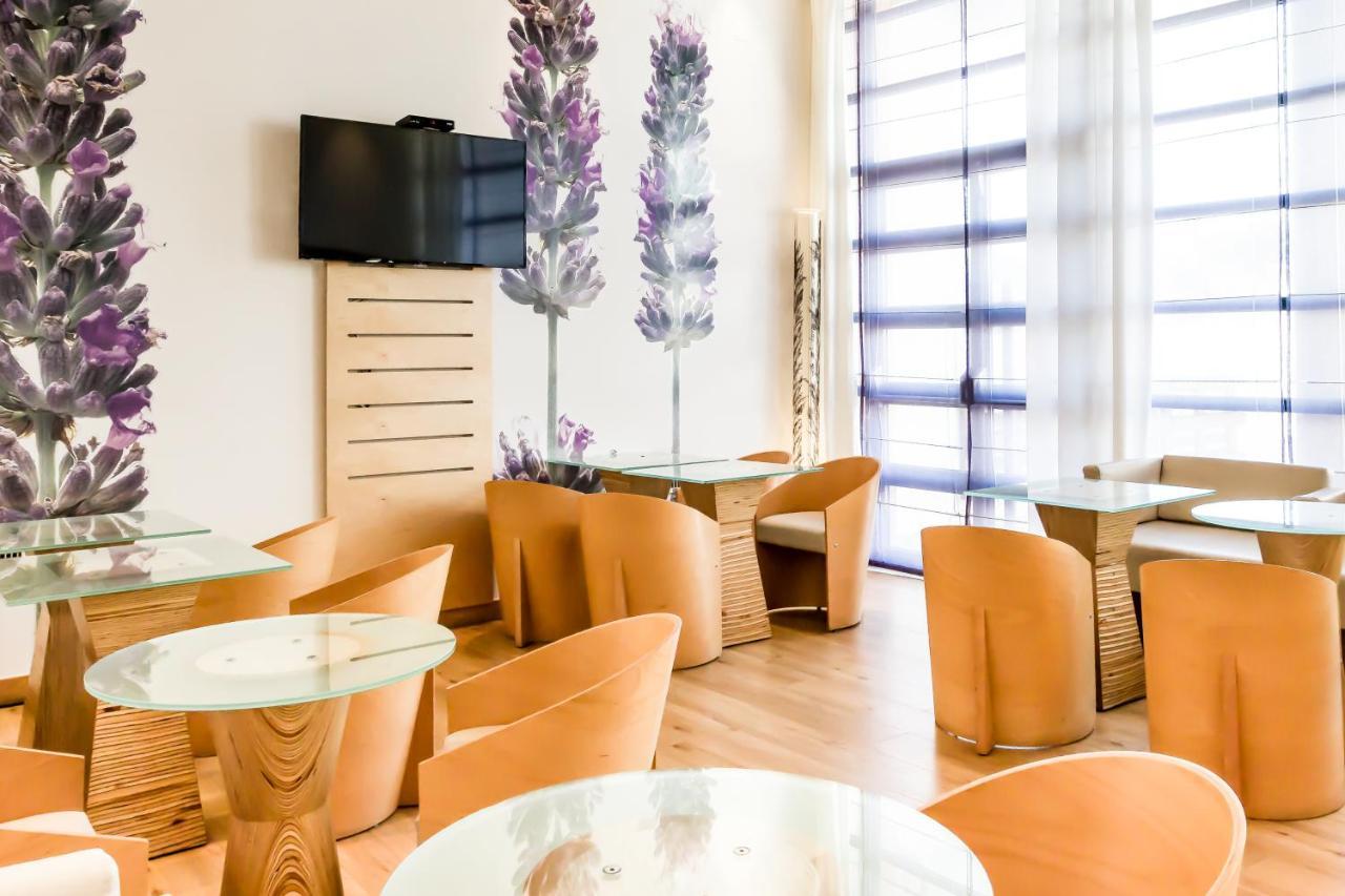 Hotel Ibis אבורה מראה חיצוני תמונה